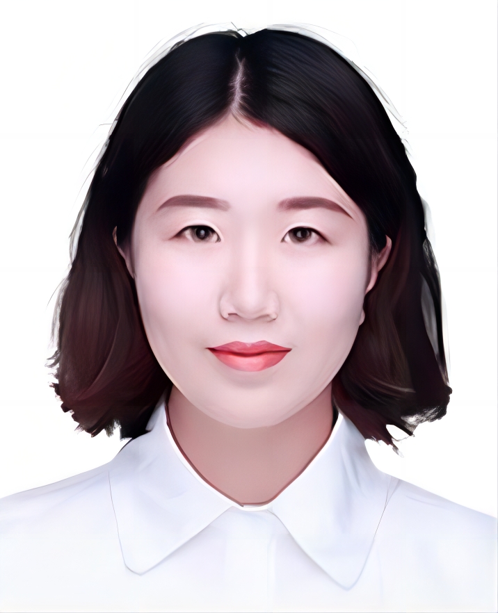 姜虹瑶证件照.jpg