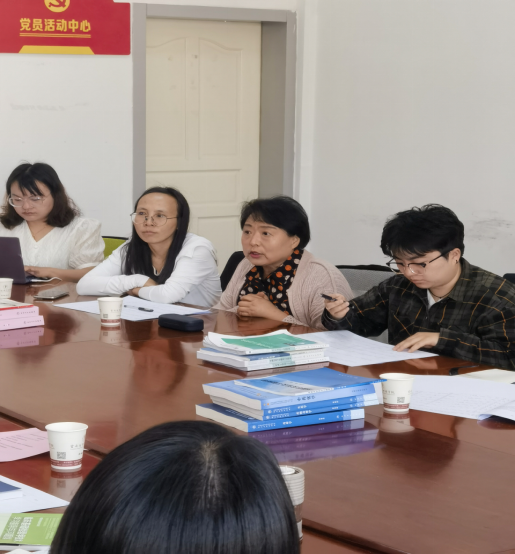 医学院2024-2025学年上学期教材遴选评审会 第 2 张 医学院2024-2025学年上学期教材遴选评审会 第 2 张