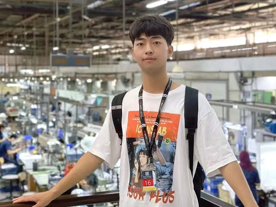 专业榜首+国奖学霸，还是退伍兵？他的下个“战场”在新疆！ 第 2 张