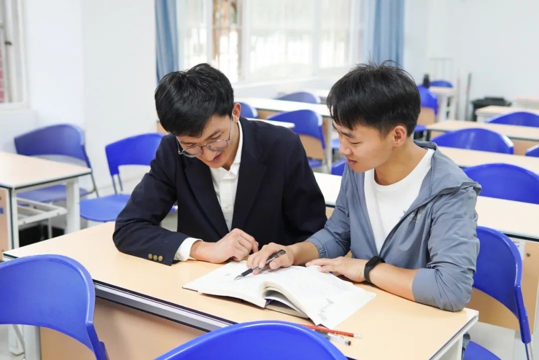 云经管学子登上《人民日报》！还成功上岸省考公务员！ 第 3 张