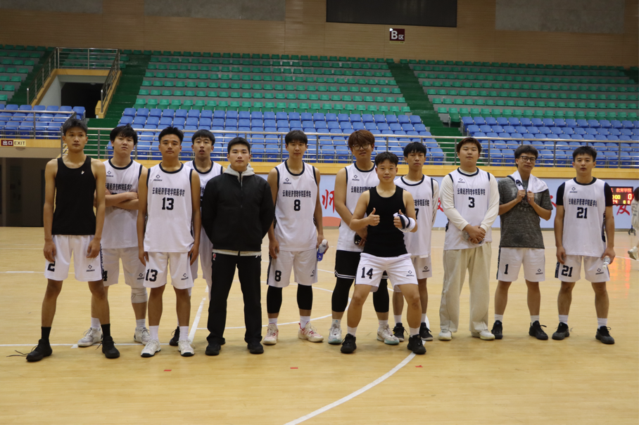 热血逐梦,赛场争锋——云南经济管理学院医学院篮球赛半决赛战报 第 8 张 热血逐梦,赛场争锋——云南经济管理学院医学院篮球赛半决赛战报 第 8 张