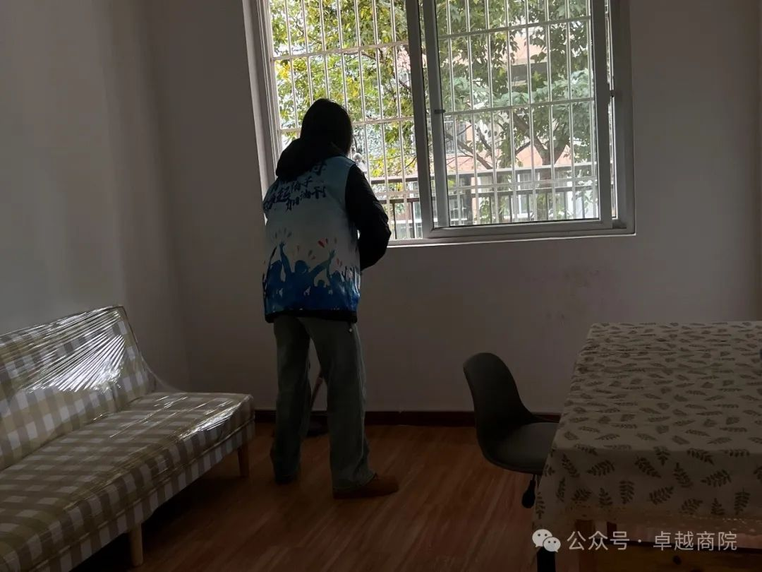 23本科法学卓越一班团支部参与宁泊社区“公益日”活动 第 4 张