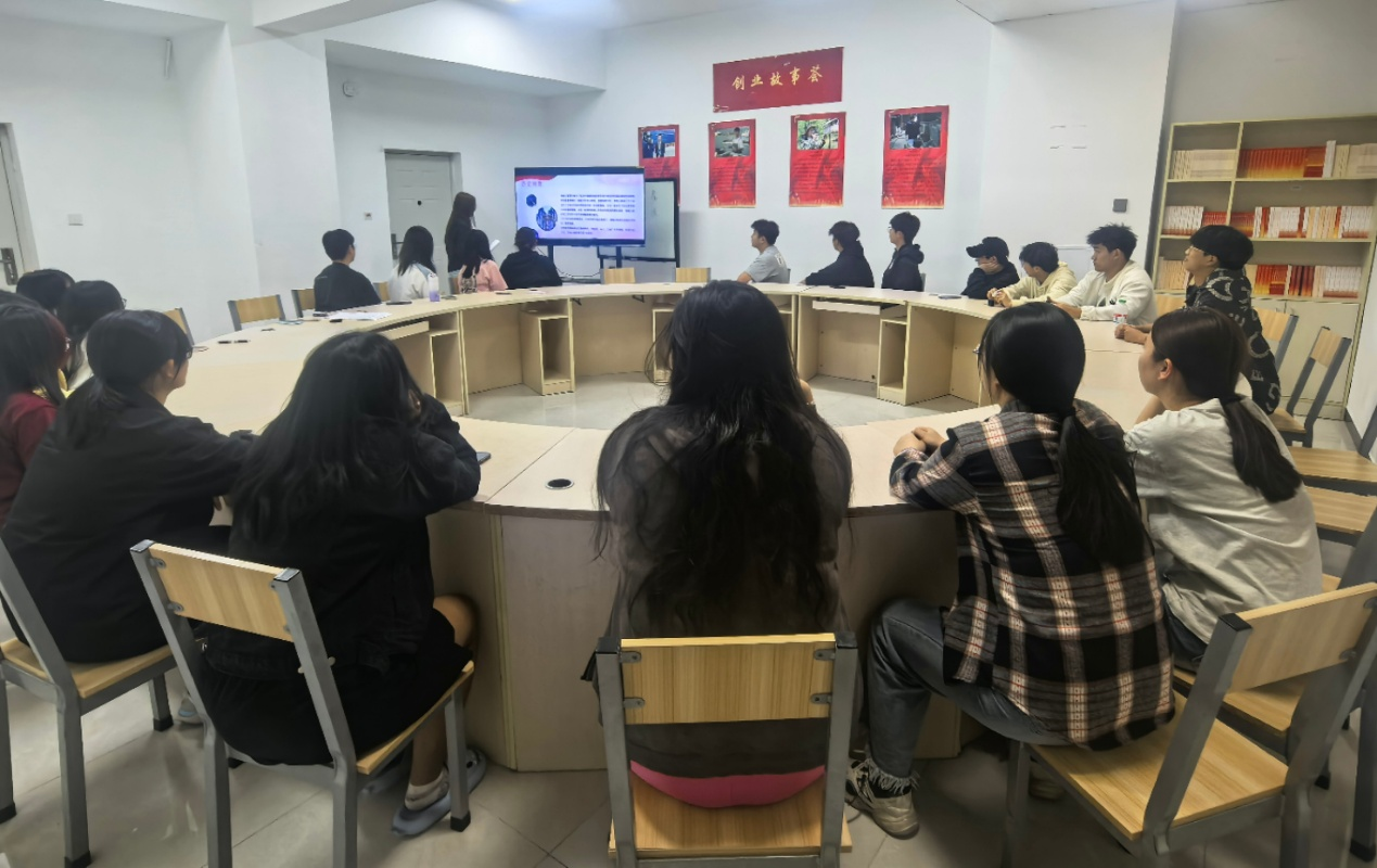 商学院红色故事分享会：滇缅公路抗战魂，点亮青春新征程 第 3 张