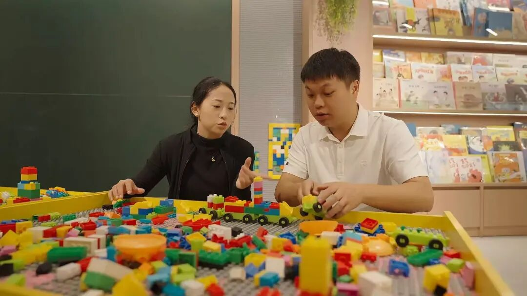 杨千沛妈妈：校园到婚纱，儿子儿媳都考上编了‼️ 第 1 张