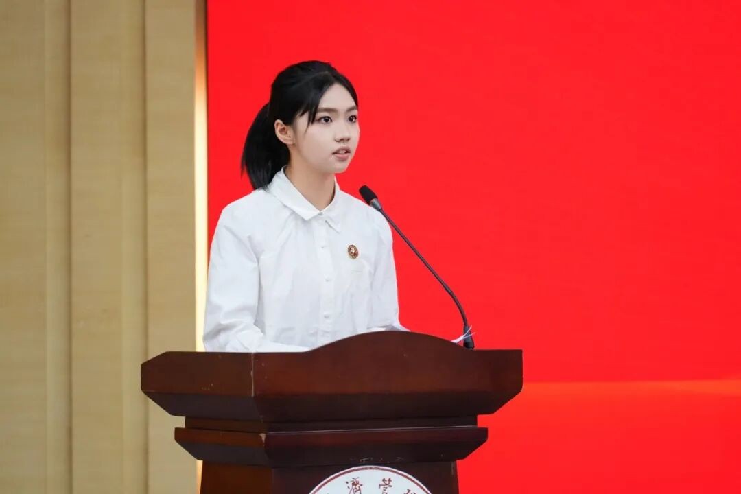 云南经济管理学院举行第42个教师节暨表彰大会 第 5 张